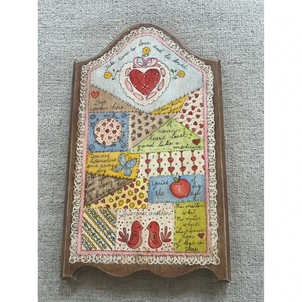 Vintage Wooden Folk Art Patchwork Quilt Wall Plaque Home Decor Hearts Birds 12